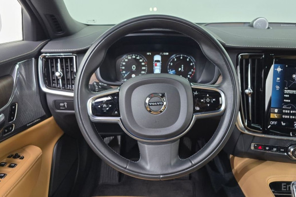 2021 Volvo S90 с пробегом 47 993 км