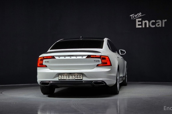 2019 Volvo S90 с пробегом 81 482 км