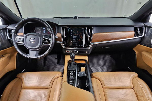 2019 Volvo S90 с пробегом 81 482 км