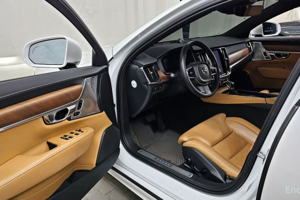 2019 Volvo S90 с пробегом 81 482 км