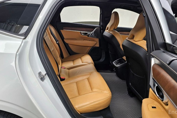 2019 Volvo S90 с пробегом 81 482 км