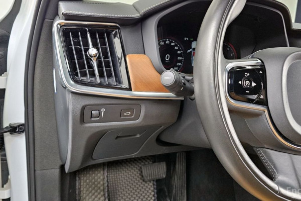 2019 Volvo S90 с пробегом 81 482 км