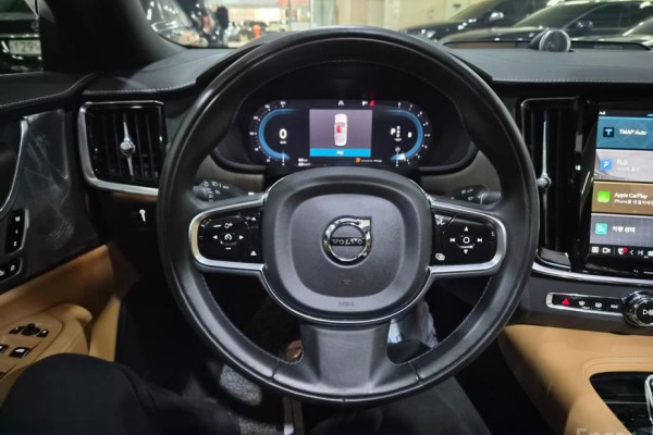 2022 Volvo S90 с пробегом 20 372 км