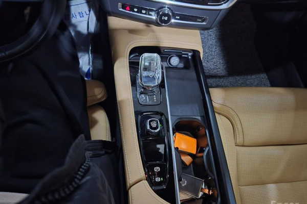 2022 Volvo S90 с пробегом 20 372 км