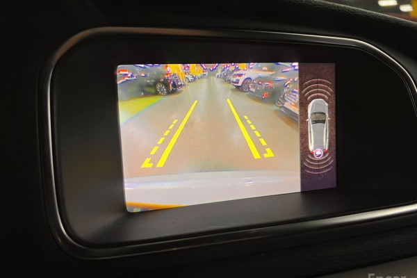 2018 Volvo V40 с пробегом 15 000 км