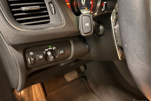 2018 Volvo V40 с пробегом 15 000 км