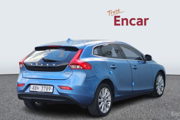 2014 Volvo V40 с пробегом 106 061 км