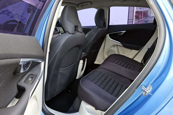 2014 Volvo V40 с пробегом 106 061 км