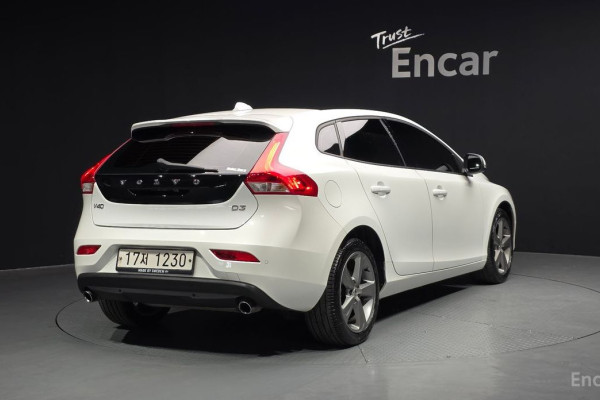 2018 Volvo V40 с пробегом 45 113 км