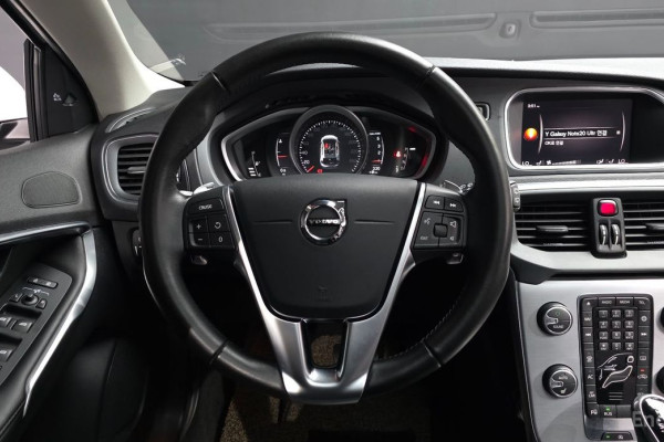 2018 Volvo V40 с пробегом 45 113 км