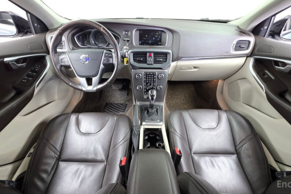 2016 Volvo V40 с пробегом 140 255 км