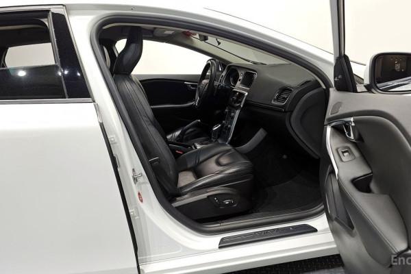 2018 Volvo V40 с пробегом 62 973 км