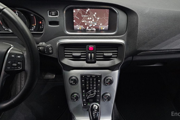 2018 Volvo V40 с пробегом 62 973 км