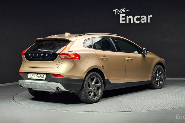 2013 Volvo V40 с пробегом 112 468 км