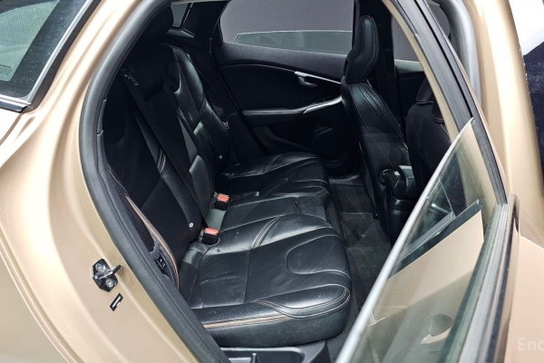 2013 Volvo V40 с пробегом 112 468 км