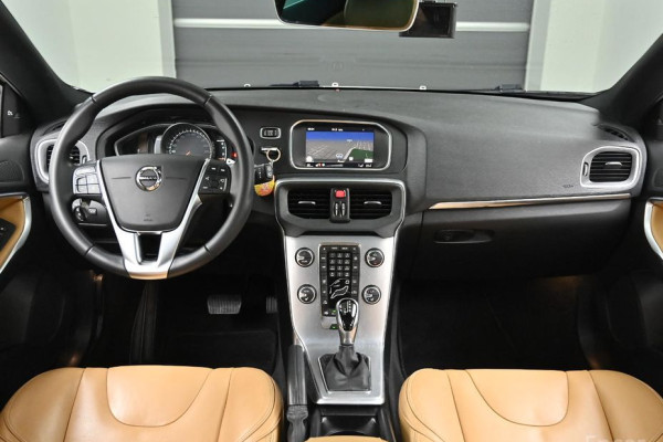 2017 Volvo V40 с пробегом 99 236 км