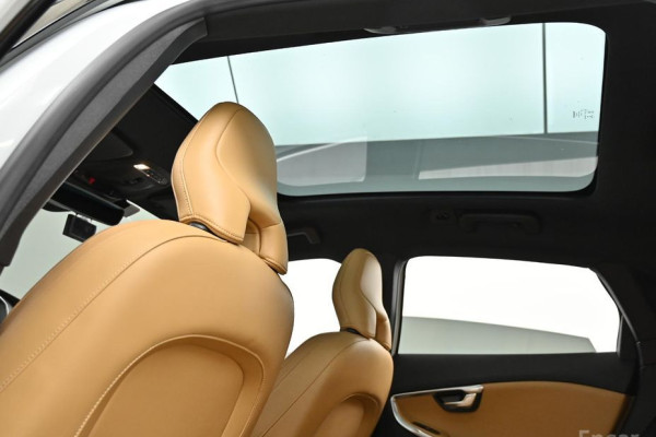 2017 Volvo V40 с пробегом 99 236 км