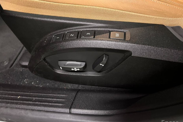 2018 Volvo V40 с пробегом 15 000 км