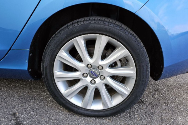 2014 Volvo V40 с пробегом 106 061 км