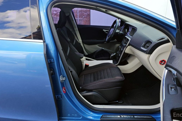 2014 Volvo V40 с пробегом 106 061 км