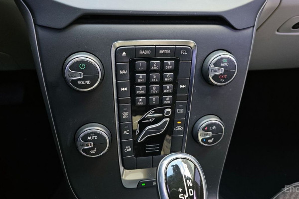 2014 Volvo V40 с пробегом 106 061 км