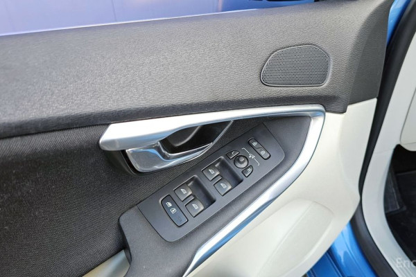 2014 Volvo V40 с пробегом 106 061 км