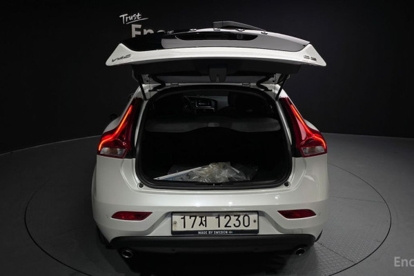 2018 Volvo V40 с пробегом 45 113 км