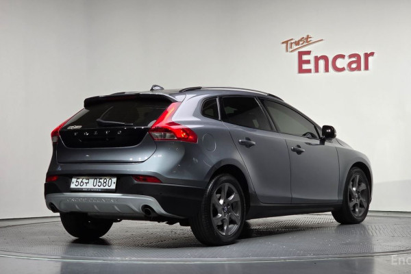 2016 Volvo V40 с пробегом 140 255 км