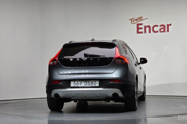 2016 Volvo V40 с пробегом 140 255 км