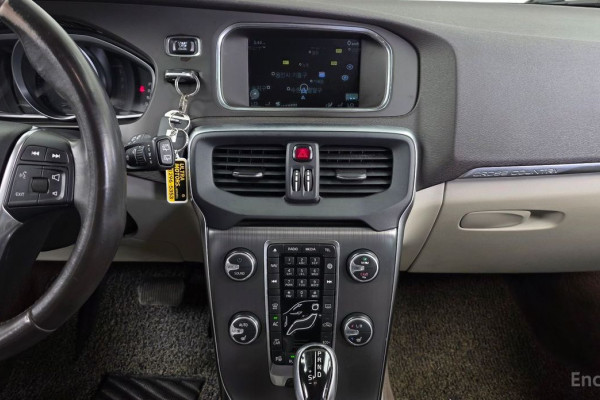 2016 Volvo V40 с пробегом 140 255 км