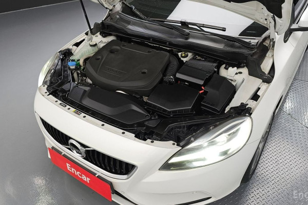 2018 Volvo V40 с пробегом 62 973 км