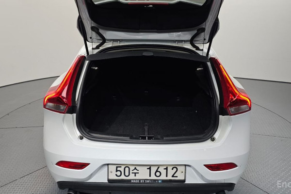 2018 Volvo V40 с пробегом 62 973 км