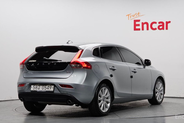 2016 Volvo V40 с пробегом 86 664 км