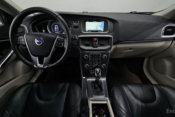 2016 Volvo V40 с пробегом 86 664 км