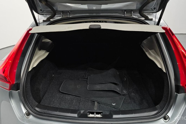 2016 Volvo V40 с пробегом 86 664 км