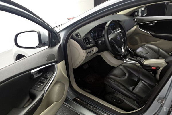 2015 Volvo V40 с пробегом 161 969 км