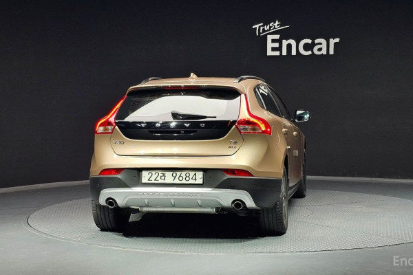 2013 Volvo V40 с пробегом 112 468 км