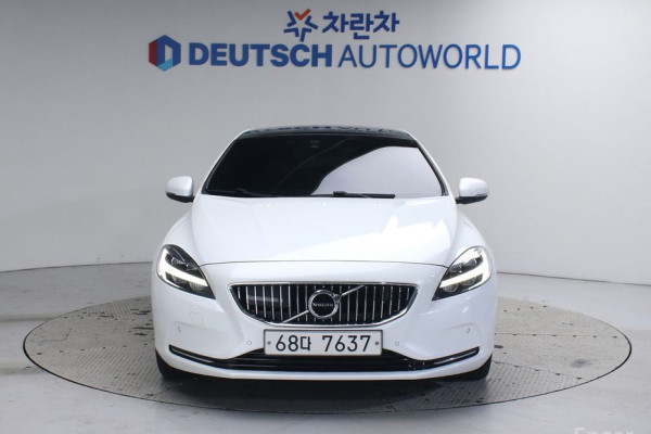 2017 Volvo V40 с пробегом 99 236 км