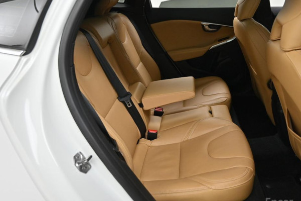 2017 Volvo V40 с пробегом 99 236 км