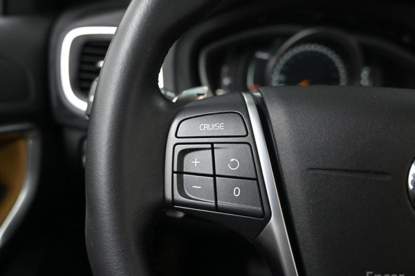 2017 Volvo V40 с пробегом 99 236 км