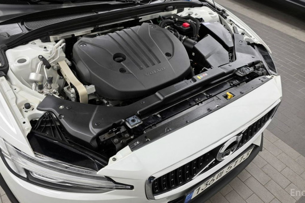 2022 Volvo V60 Cross Country с пробегом 36 152 км