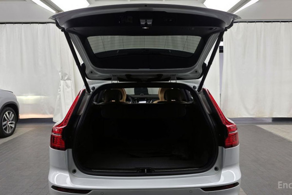 2022 Volvo V60 Cross Country с пробегом 36 152 км