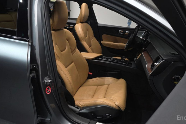 2021 Volvo V60 Cross Country с пробегом 72 371 км