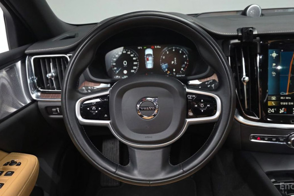 2021 Volvo V60 Cross Country с пробегом 72 371 км