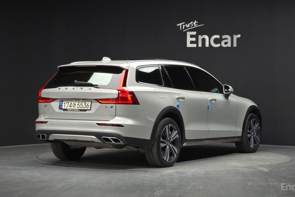 2021 Volvo V60 Cross Country с пробегом 66 212 км