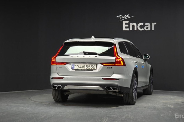 2021 Volvo V60 Cross Country с пробегом 66 212 км