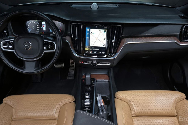 2021 Volvo V60 Cross Country с пробегом 66 212 км