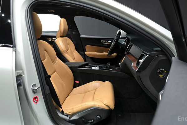 2021 Volvo V60 Cross Country с пробегом 66 212 км