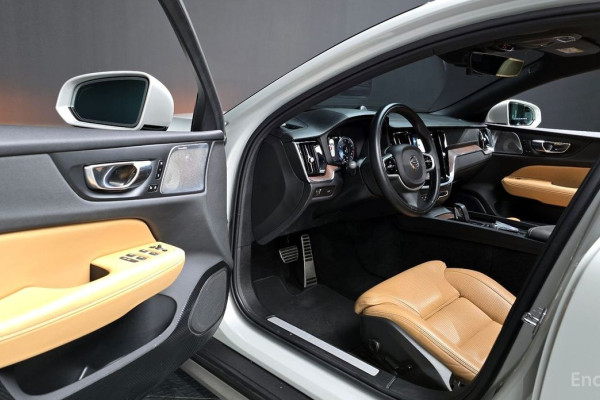 2021 Volvo V60 Cross Country с пробегом 66 212 км