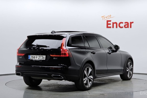 2021 Volvo V60 Cross Country с пробегом 48 804 км